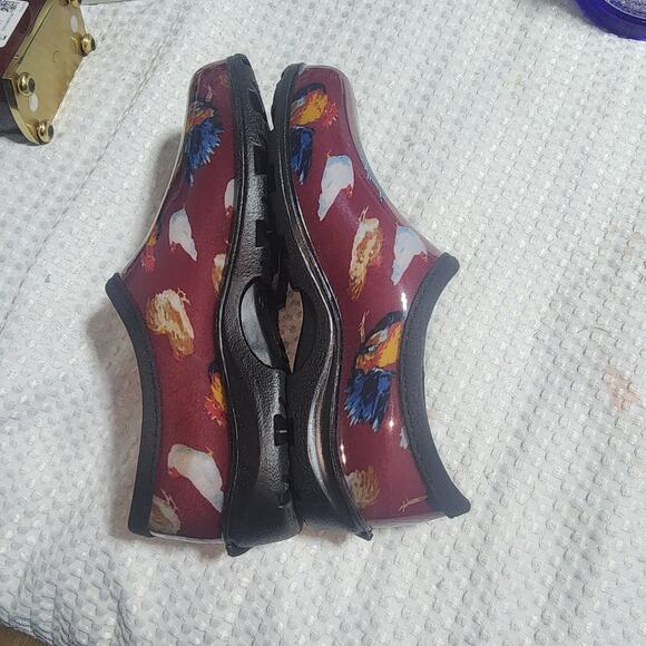 SLOGGERS EUC WOMENS SZ 8 ROOSTER WATERPROOF GARDEN CLOGS SHOES - Picture 9 of 9